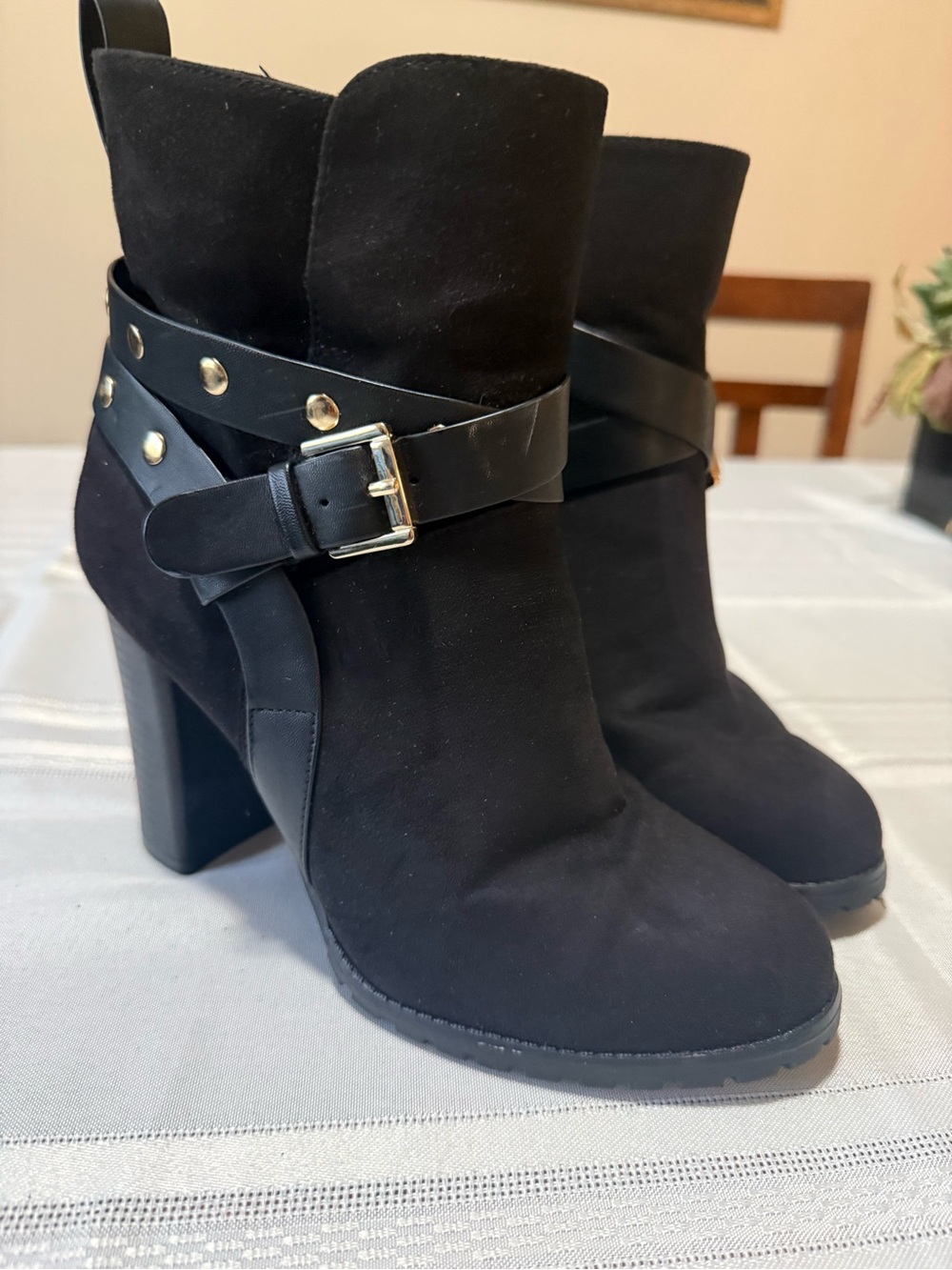 Apt 9 Black Faux Suede Studded Buckle Strap Ankle Boots Chunky Heel Size 8